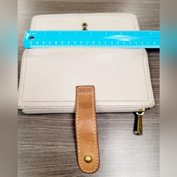 Fossil Clutch Leather Wallet. Gray w/brown strap - Picture 14 of 16
